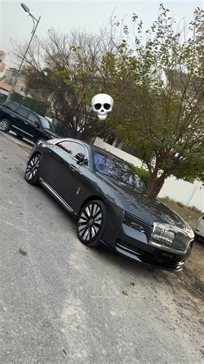 Drive Club ⛽ on Instagram: "Not your average street 🤯 F/- @driveclub.pk @shujadxb #carsofinstagram #carphotography #cars #carporn #carlifestyle"