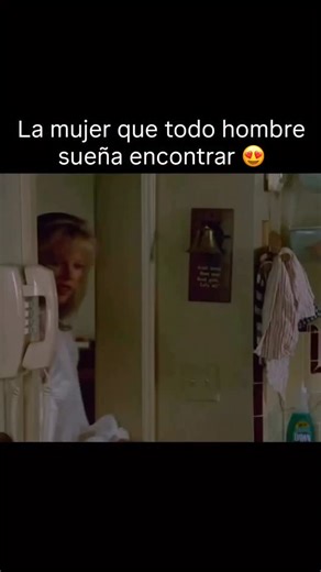 @loquesientoyoo on Instagram: "My Stepmother Is an Alien es una comedia romántica de ciencia ficción de 1988 protagonizada por Dan Aykroyd y Kim Basinger. La película sigue a una extraterrestre llamada Celeste, enviada a la Tierra para investigar una señal de radio, que termina enamorándose de una científica viuda. Lo que comienza como una misión para salvar su planeta se convierte en un hilarante choque cultural mientras Celeste lucha por mezclarse con los humanos, desde abusar de la jerga hast