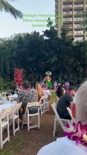 Starlight Hawaiian Luau by #Hilton at the Hilton Hawaiian Village in Waikiki Oahu #hiltonhawaiianvillage #hhv #starlightluau #hiltonstarlightluau #waikiki #oahu #honolulu #luau #cometravelwithme