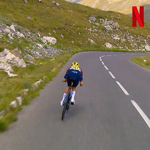 105km heure en descente, sur un vélo ?! 😱 La folle série-documentaire Tour de France : Au cœur du peloton, avec Tom Pidcock, c’est dispo ! | Netflix