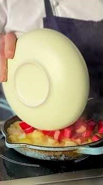 One Pot Oneder: Apple and Rhubarb Crumble