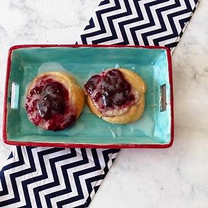 Raspberry Cream Cheese Danish These are the easiest danishes you'll ever make! Perfect for the weekend! Make the recipe here: https://pintsizedtreasures.com/easy-raspberry-and-cream-cheese-danishes/ | Parenting Your Pint-sized Treasures
