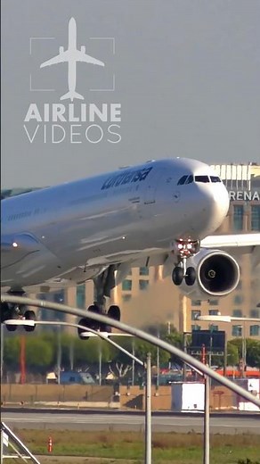 Airbus A340-600 Landing!