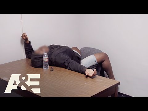 Detective Interviews Woman He Suspects Knows Information in Murder Case | Homicide Squad New Orleans