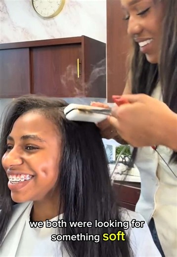Madison did NOT trust me with those scissors! Every time I cut a layer, she had to make sure I wasn’t getting too scissor happy but the way this style came together? Absolute chef’s kiss! For her second quick weave, we used just two packs of 16” 18” hair to keep it full, flowy and extremely natural. I added soft layers and curls to give her that effortless movement and baby, the final look speaks for itself! Would you trust me with the scissors, or would you be watching me like Madison? #hairtra