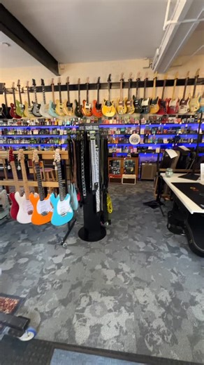 Reverend Sensei H90 in Transparent White. . Weighing in at 7.0lbs this guitar is a Korina dream wrapped in transparent white finish. Equipped with an amazing HA5 bridge humbucker in the bridge and a 9A5 P90 in the neck. Locking tuners, 12 in radius, bass contour, and more! $1099 | Collar City Guitars