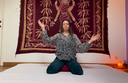 Hoe kan je in de wereld leven vanuit een pure staat? De twee lijken totaal tegenstrijdig. Het feit is dat ieder van ons de wereld zoals die nu is, gecreëerd heeft, en in stand houdt. Dat het een weerspiegeling is van de onzuiverheden in onszelf. Feit is ook dat de wereld enkel kan helen als we die onzuiverheden binnenin opschonen. De wereld heeft jouw puurheid nodig. ✨ Het Levenskrachtritueel is in mijn ervaring een fantastische tool om de ruwheid van deze onzuiverheden te helpen oplossen en ter