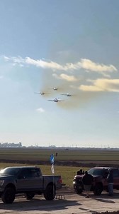 Just incredible! Blue Angels El Centro 🎥: maurer8photography Saw via sky.fighters #aviationphotography #blueangels | Military Update