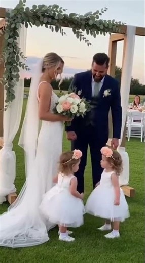 Toddler Stops Wedding Kiss 😂💍 #funnykids #weddingfail #toddlers #funny #baby #cute #wedding