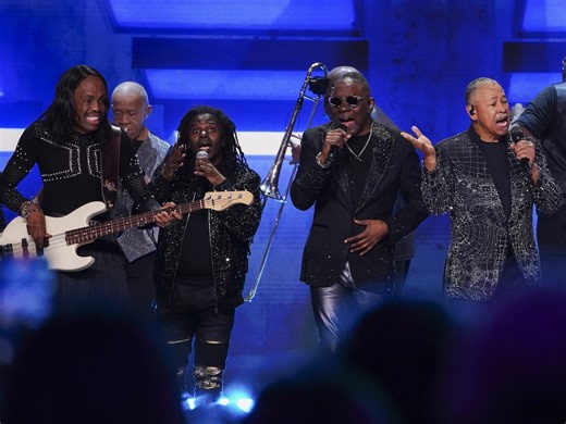 Legendary R&B group cancels show, shares health news that has fans sending prayers