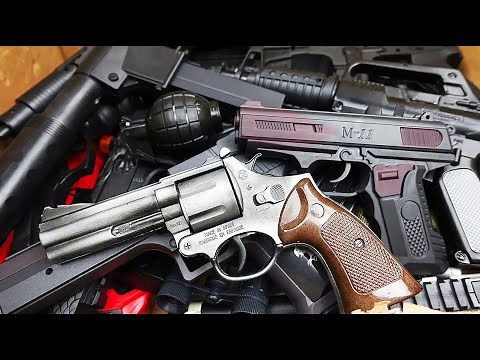 Realistic Guns ! Pistol and Weapon Box - Ammunition Collection