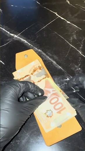 A minimalist wallet that lasts a lifetime