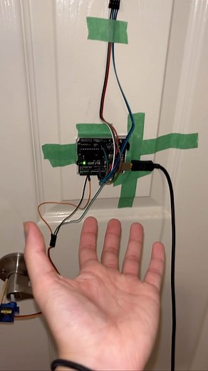 TechJoyce | bro made a paywall on her door 💀 - - - - #gaming #gamingsetup #gamingpc #tech | Instagram