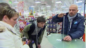 Heute gibt es wieder 3 knifflige Experimente beim Straßenexperiment. Jetzt seid ihr gefragt - zeigt uns euer Wissen! Einfach mitraten auf pro7.de/strasse1 ! Die Auflösung gibt's heute um 19:05 bei Galileo. | Galileo