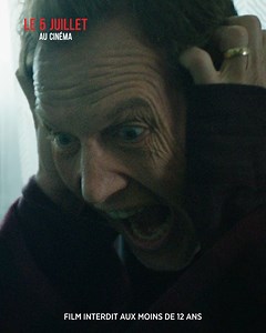 Retournez là où tout a commencé. Découvrez #InsidiousTheRedDoor, l'effroyable chapitre final, le 5 juillet au cinéma. | Insidious