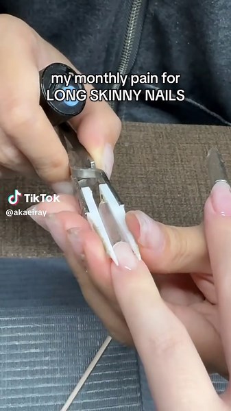 my nail tech uses pliers to pinch my nails to make them SKINNYYYYY | long thin nails
