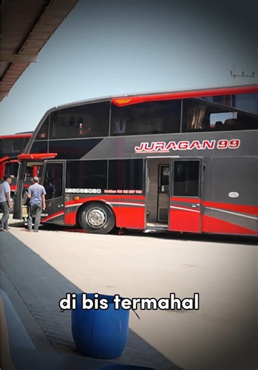 Makan di bis termewah di Indo 🚌