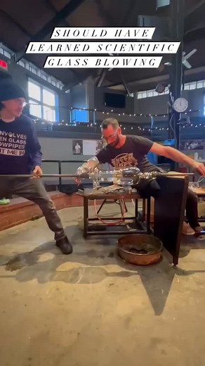 Alexander Rosenberg NOW on Talking Out Your Glass podcast! Subscribe or listen on Apple Podcasts, Spotify, Google Podcasts…wherever you stream! Alexander Rosenberg rose to national prominence following his incredible run on the Netflix glassblowing series Blown Away, where he was among the final three contestants. His laid-back attitude, intelligence, and commitment to mining the history of the form and genre for deeper connections and stories left a lasting impression on viewers. This attention