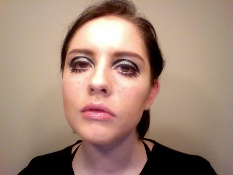Twiggy Tutorial!!! Draw Bottom Lashes