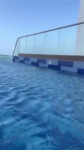 The infinity pool made me feel bad 😂💔