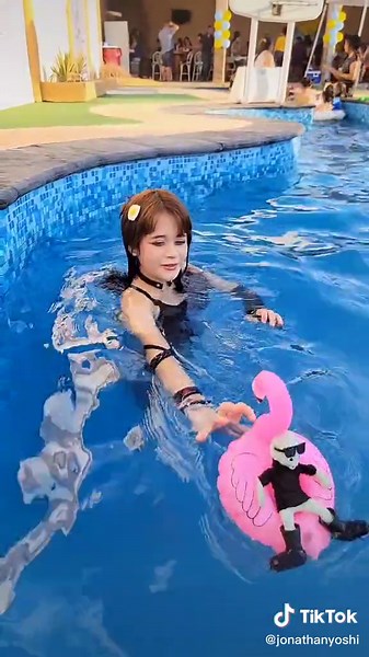 Divertidos Memes de Piscina y Alberca