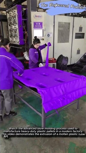 lMass Production of Industrial Plastic Pallets #worker #process #machinery #industry #logisticsgame