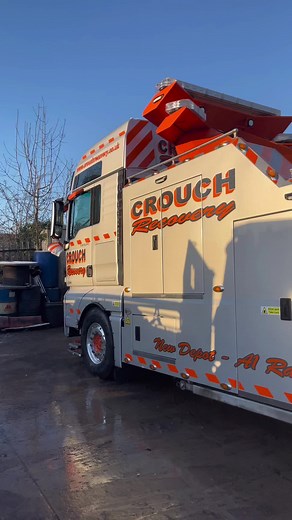 Fresh off its MOT 🧼🧊 @Jay Chrich #heavyrecovery #truck #trucking #truckinghell #hgv #hgvmaintence #trucklife #truckersoftiktok #man