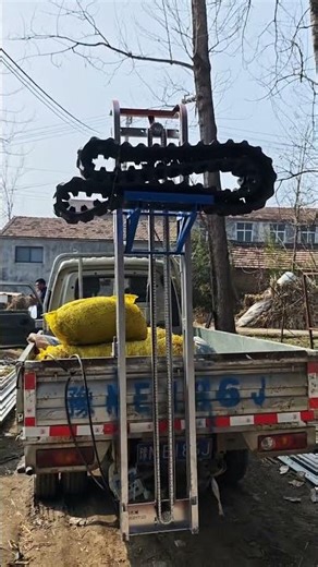 making loading very convenient. #RecirculatingBaleLoader