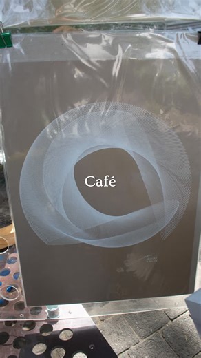 ¡Descubre el poder del color café!🤎🍄‍🟫 El color café es un símbolo de calidez, confort y estabilidad. En el arte, representa la tierra, la naturaleza y la conexión con lo orgánico.☁️ Espiritualmente, el café es un color que evoca sentimientos de seguridad, protección y crecimiento. Representa la conexión con la tierra y el universo.🍂 | Jardín del Arte de la Glorieta Chapalita