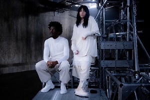 Labrinth lança "Never Felt So Alone", com vocais de Billie Eilish; assista com letra e tradução