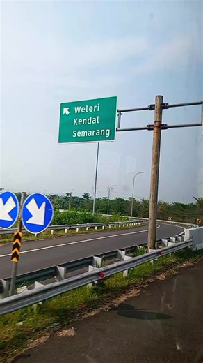 Kau dan Aku Berbeda - Ratih Purwasih lirik singkat
