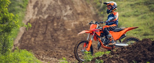 ビデオ：KTM 85 SX 2025 - 最年少ライダーに勝利のDNAを持つバイク