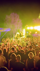 😎🏝️Turn off your Brain-Turn on your Heart🛟 ✅HOUSE AM SEE -Open Air 📍 Freizeitpark Heidesee Forst 📅26.07.2025 🔞 Einlass: ab 18 Jahren // ⏰ Beginn: 18Uhr 🎟️ Tickets im VVK jetzt bestellen! ⚠️ In den letzten Jahren waren wir immer Ausverkauft - also bitte schnell sein, wenn ihr dabei sein wollt! House am See wurde 2015 gegründet, um einen Ort zu schaffen, an dem Menschen zusammenkommen und gemeinsam das Leben genießen können. Bei uns findest du keine vorgefertigten Sets, sondern eine Gruppe