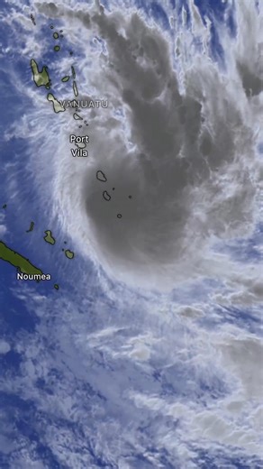 🌪️ Urmil: Category 1 cyclone near Vanuatu A tropical system near Vanuatu has strengthened into a Category 1 cyclone on the Saffir–Simpson scale. The system has strengthened over the southwest Pacific and is now tracking southeast, already south of the main islands. Earlier, gusts exceeded 100 km/h in parts of the archipelago, accompanied by heavy showers and thunderstorms. Coastal areas saw rough seas with waves around 3 m. Conditions should gradually improve as the cyclone moves further. | Win