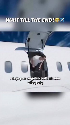 15K views · 19 reactions | Wait till the end! Wat moet je doen als je uit een vliegtuig valt? FunX-dj Fernando Halman legt dat je haarfijn uit! Download nu de NPO luisterapp en mis niks! | FunX | Facebook