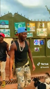 Alien Skin arrives with his gang at Fangone forest