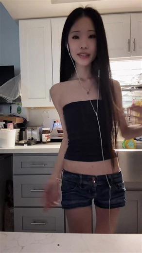 beesobased (@basedxbee)’s videos with original sound - ★