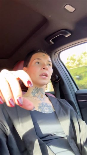 Soul Massage | Touch Therapy🙏🏼 on Instagram: "Touch therapy has the power to regulate your nervous system and change your body chemistry. Your skin contains special neurons that only activate through slow, intentional touch. These are called C-tactile (CT) afferent fibers, discovered in the 1990s using microneurography, and they send signals straight to the parts of the brain responsible for safety, bonding, emotional balance, and hormones. This type of conscious touch boosts oxytocin, lowers