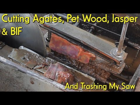 Cutting Amazing Agates Banded Iron And Jasper #jasper #agate #thefinders #lapidary #crystals #quartz