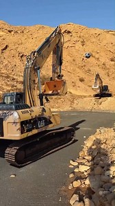 Driver Crane Se Football Khelta⚽🔥 | Khan NewsWala