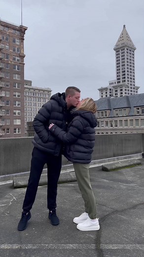this is your sign to surprise your bf with a matching outfit 🖤 @tentree #matchingoutfits #boyfriendcheck #tentree #pnwstyle