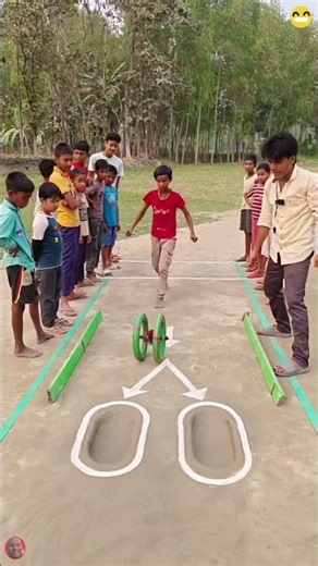 খেলার তালে বাচ্চাদের সাথে বড়রাও মেতে উঠেছে 🤗 #shorts