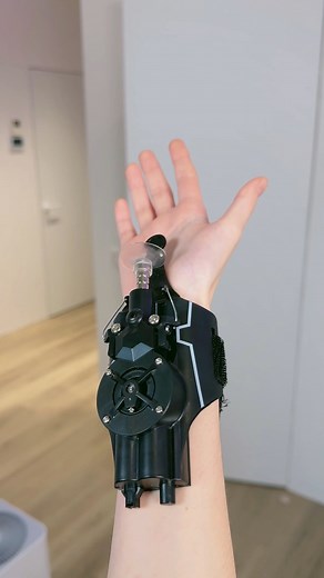 Real life web-shooter | Mariana ZD