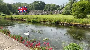 6月漫步游英国英格兰最美丽的村庄 拜伯里(Bibury) 拍摄日期：2025.6.9