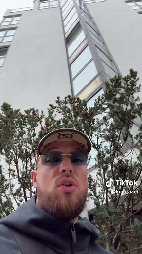 Urban Exploration with Distinctive Style