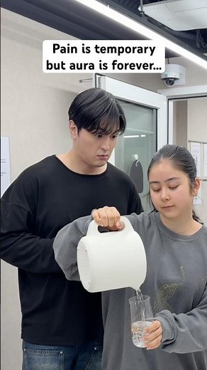 Aura mogging 😎 #sofimanassyan #relatable #funny