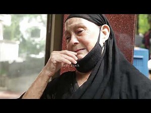 Veteran Actor Dilip Kumar's Funeral Video | Amitabh Bachchan, SRK & Many Others In Attendance!