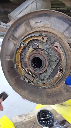 GMC Rear Axle Bearing and Seal Replacement Guide