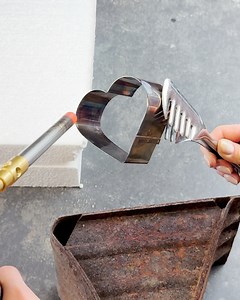 470K views · 261 reactions | Easily Make Shapes Using Heat | MetDaan DIY | Facebook