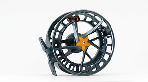 Easily recognizable, the new Litespeed F-Series in the colour Fuego, from Waterworks-Lamson. For more info: http://bit.ly/3soBUBp #LamsonFleet | Flyfish Europe